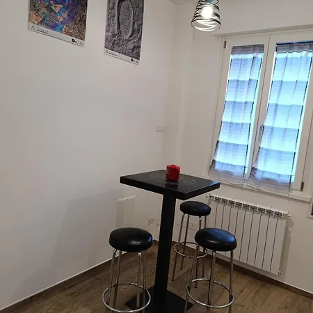 Dafni Nuovo Accogliente Funzionale In Centro Paese شقة ديرفيو